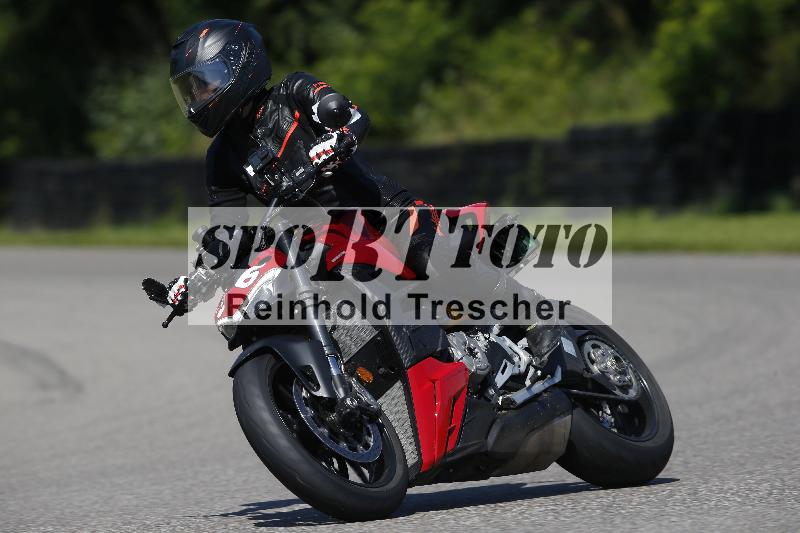 /Archiv-2024/29 12.06.2024 MOTO.CH Track Day ADR/Gruppe blau/36